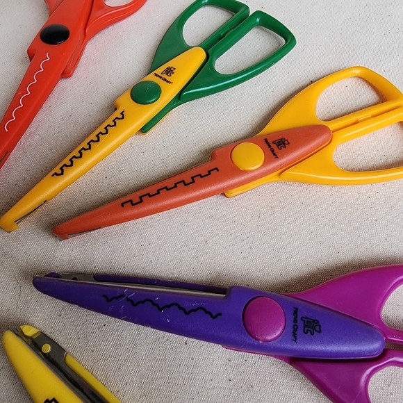 Craft Scissors Set of 12 Zig Zag Design Scrapbooking - Picture 6 of 8